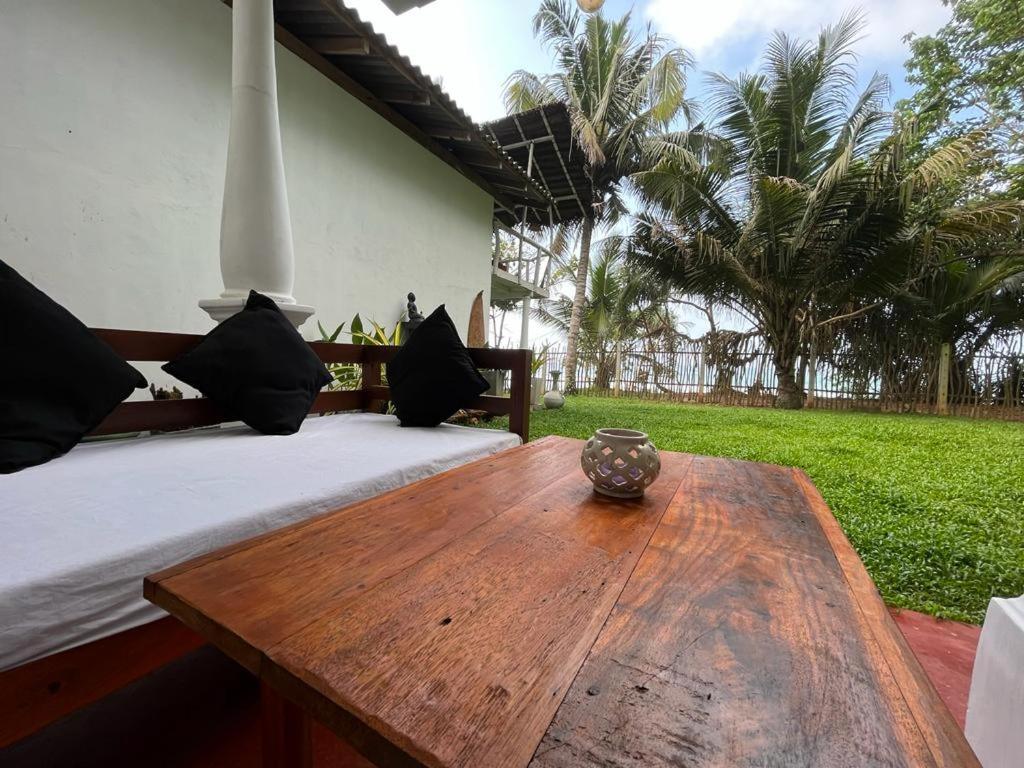 Beach House Kalukatiya - Family Villa, Seaview Room, Garden Room Dikwella Ngoại thất bức ảnh