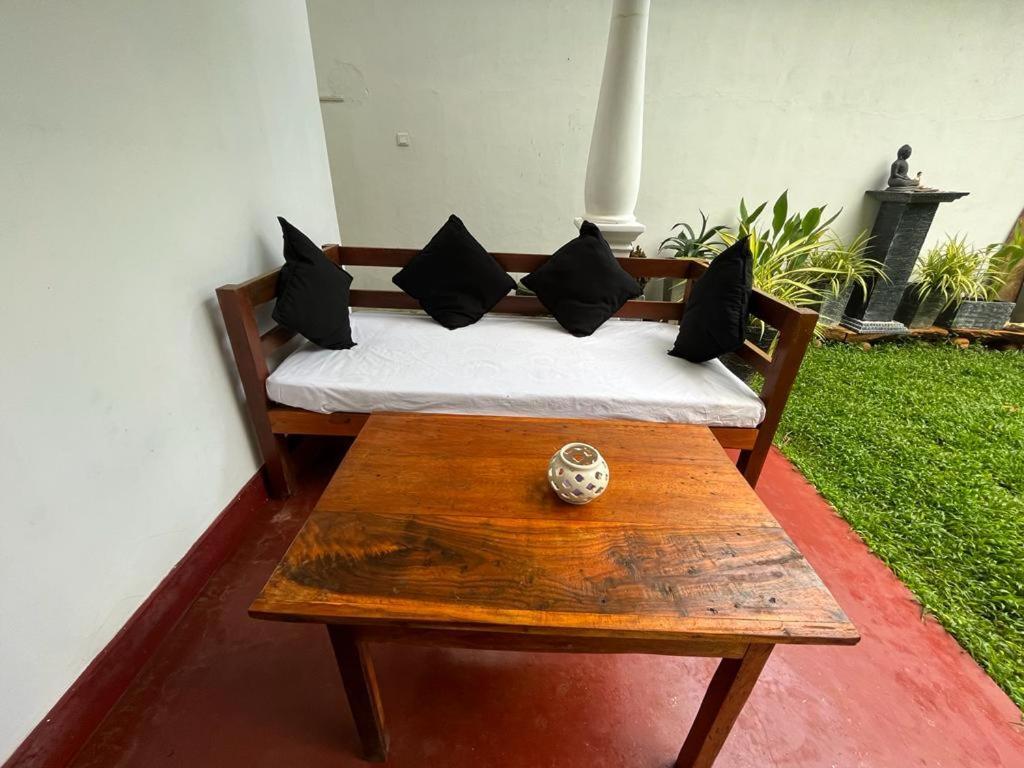 Beach House Kalukatiya - Family Villa, Seaview Room, Garden Room Dikwella Ngoại thất bức ảnh