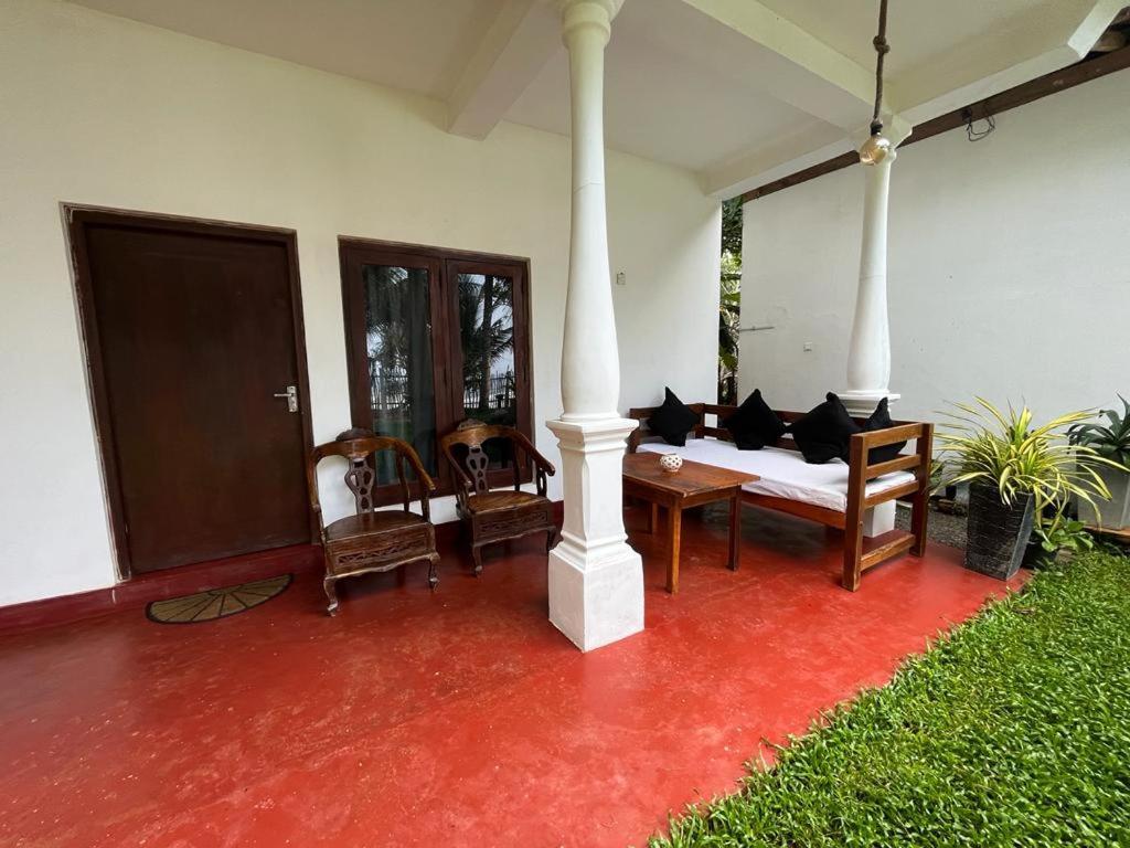 Beach House Kalukatiya - Family Villa, Seaview Room, Garden Room Dikwella Ngoại thất bức ảnh