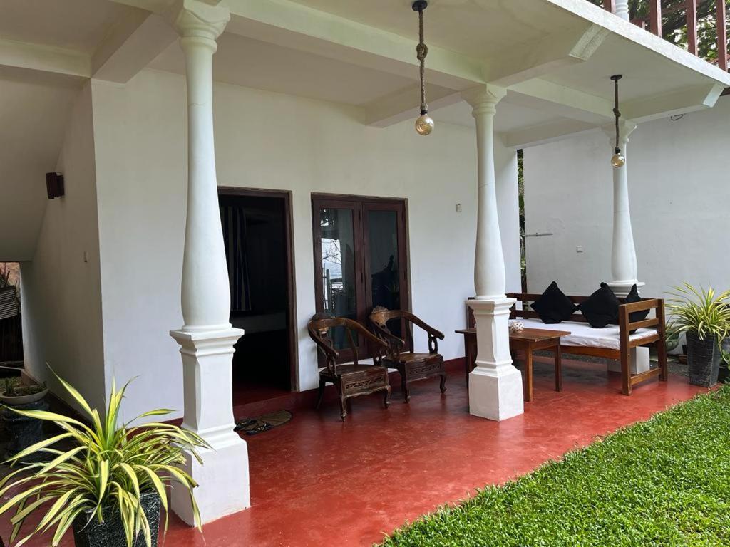 Beach House Kalukatiya - Family Villa, Seaview Room, Garden Room Dikwella Ngoại thất bức ảnh